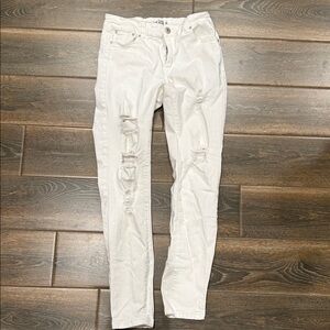 Elegant White Distressed Skinny Jeans